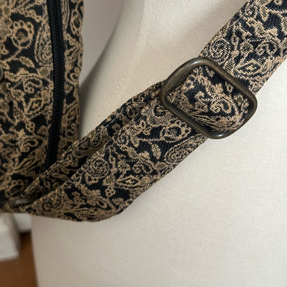 Ameribag Paisley Tapestry Sling Bag - Picture 3 of 6